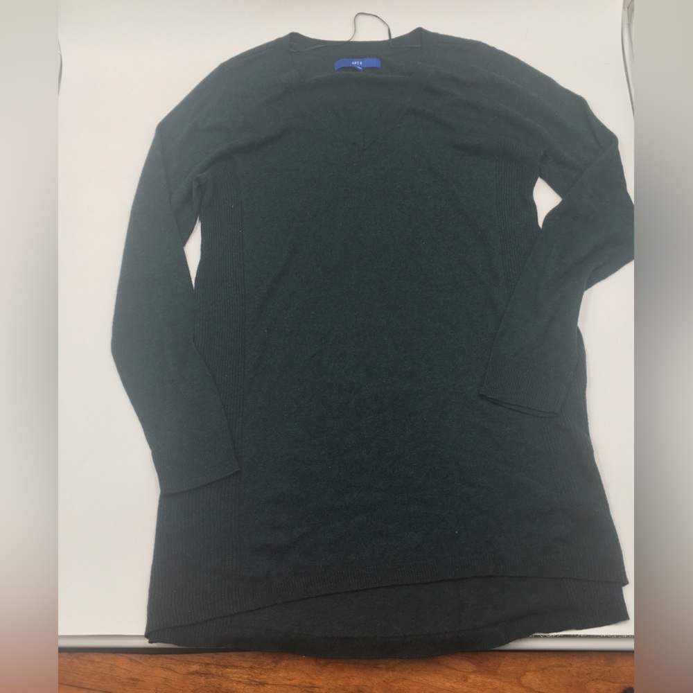 APT. 9 Women V-Neck Blouse in Green/black